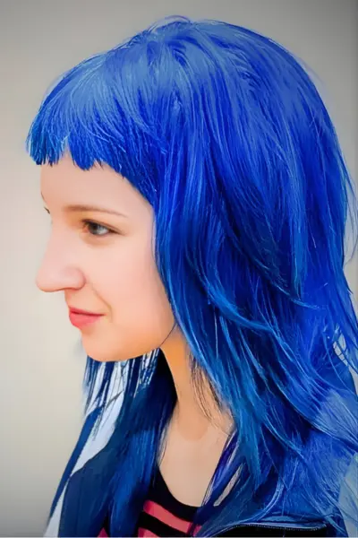 Bláznivo modrý účes z kaderníctva Môj salón Bratislava