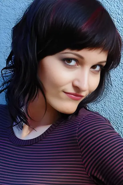 Polodlhý účes s krátkou ofinou a jemným melírom z kaderníctva Môj salón Bratislava